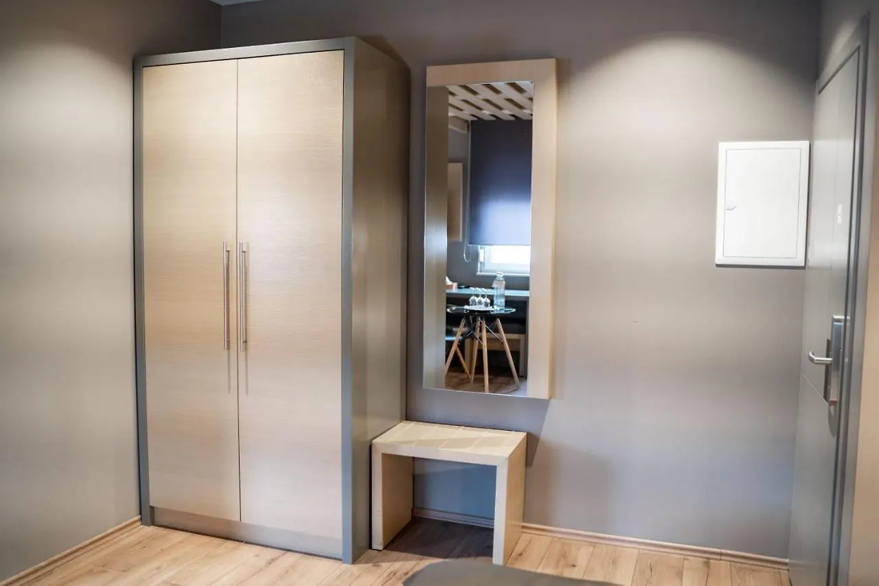 Zum Gruenen Baum Hotel Frankfurt Airport ケルステルバッハ ゲストハウス